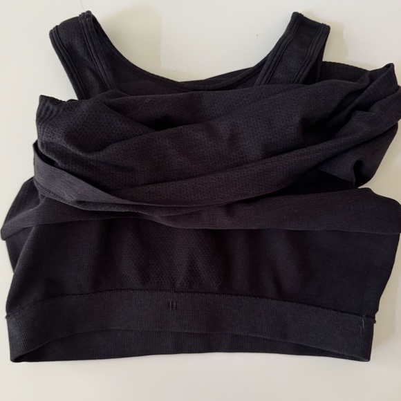 Lululemon Seamlessly Covered Ribbed Yoga Tank with built in bra Women’s size 6 - Picture 8 of 11